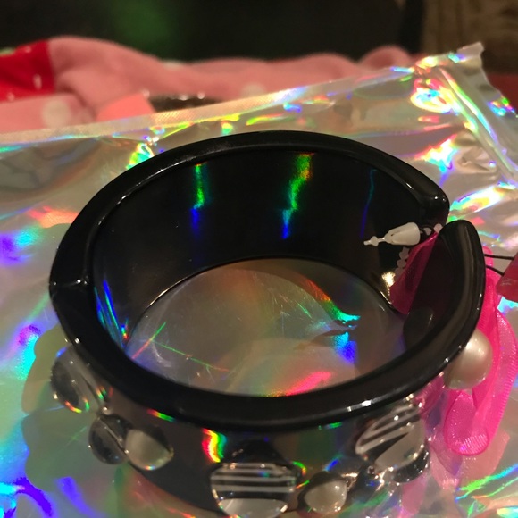 Lucite pearl cuff bracelet Betsey Johnson vintage - Picture 5 of 5